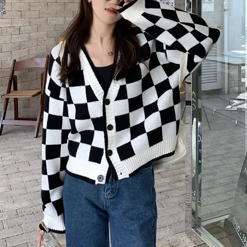 Damen Cardigan | Grobstrick mit Karomuster & Knopfleiste für Alltag und kühle Tage