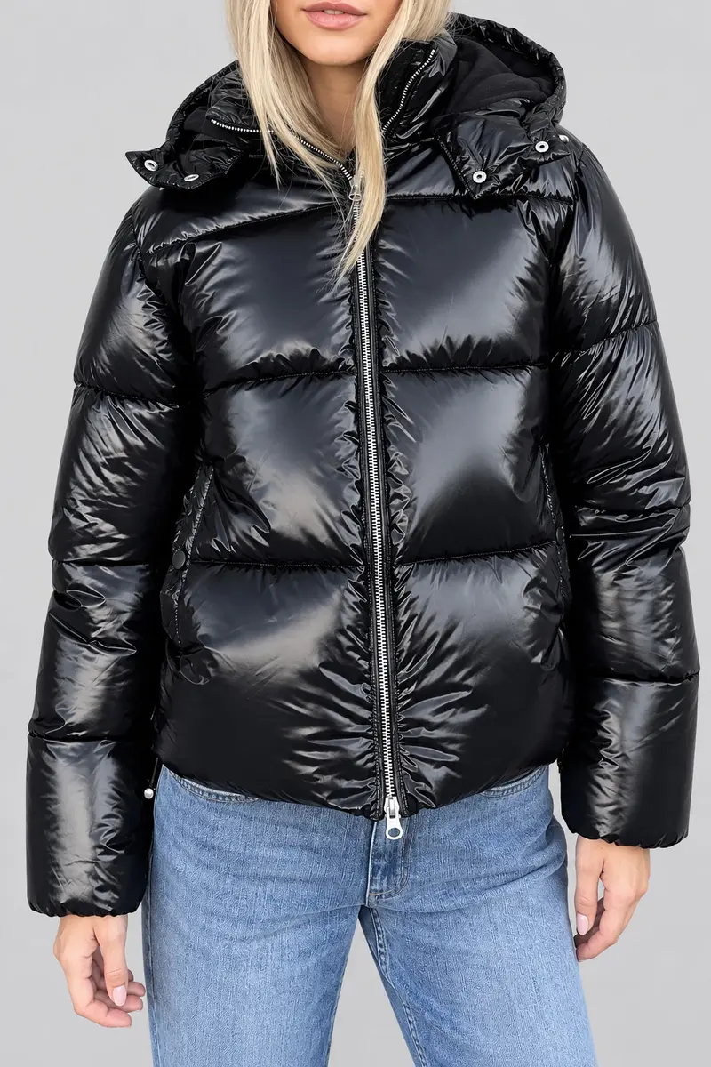 Damen Daunenjacke mit Kapuze | Warme leichte Winterjacke mit glänzender Oberfläche, verstellbarer Kapuze und praktischen Taschen