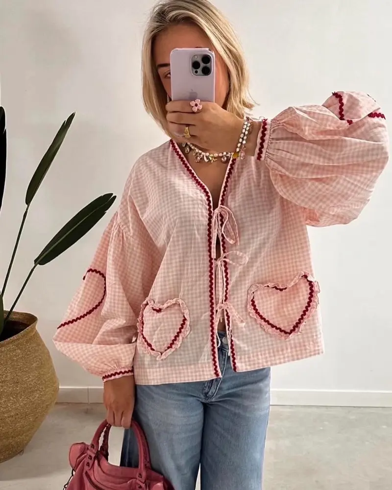 Damen Herz Bluse für Sommer | Leicht & luftig für warme Tage | Süßes Herz-Design | Alltag, Büro & Date-Look