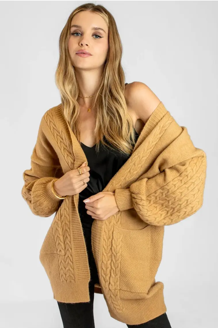 Damen Longcardigan mit Zopfmuster | Oversize Strickjacke mit Taschen | Offene Strickjacke in Khaki