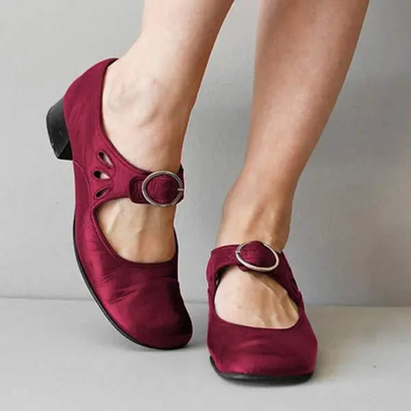Damen Mary Jane Lederschuhe im Vintage-Stil | Rundspitze, Cutouts & Schnallenriemen | Blockabsatz, gepolsterte Sohle
