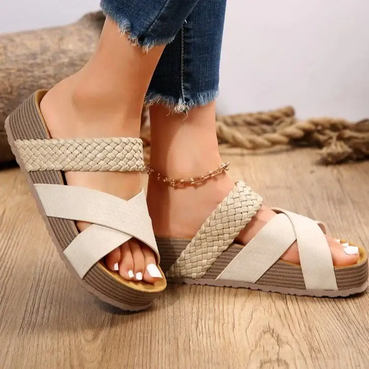 Damen orthopädische Keilsandalen mit Kreuzriemen | Gepolstertes Fußbett & stabile Plateausohle | Elarion