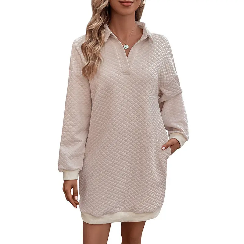Damen Oversize Pulloverkleid mit Steppstruktur | Sportliches Kleid mit Knopfleiste und lockerem Schnitt für kühle Tage