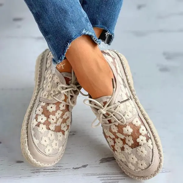 Damen Sneaker mit Stickerei | Bequeme Passform für Alltag & halbformelle Looks | Liz bestickte Freizeitschuhe