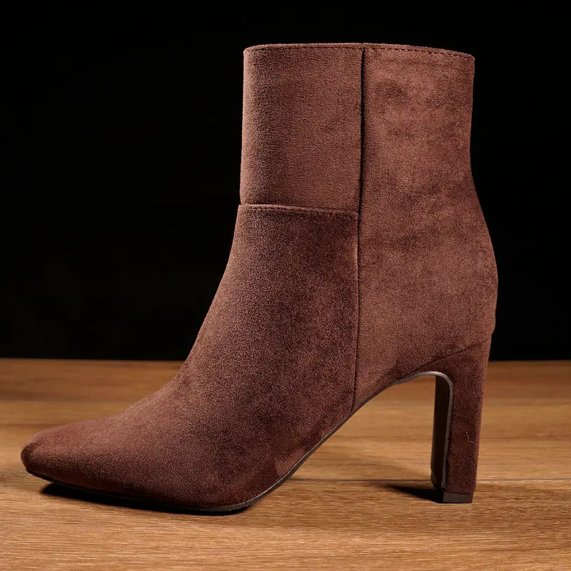 Damen Trachtenstiefelette Dunkelbraun | Feminine Stiefelette mit spitzer Form und Absatz