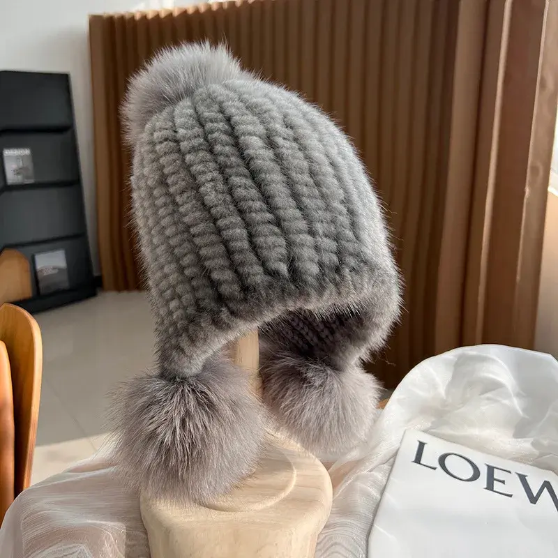 Damen Wintermütze aus echtem Nerz und Fuchs | Warme Fellmütze mit Fuchs-Pompon und flexiblem Band für kalte Wintertage