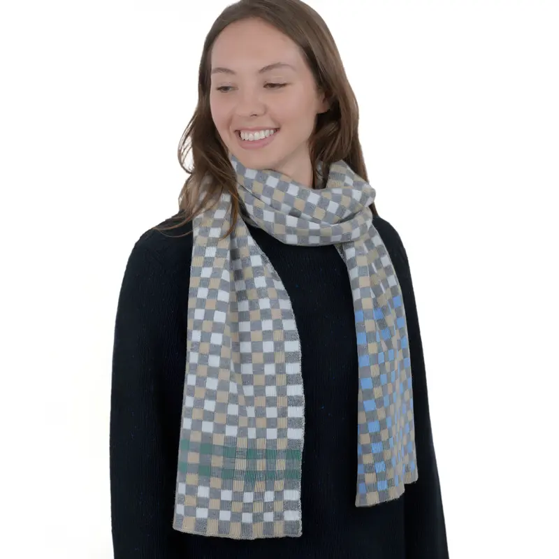 Damen Wollschal | Weicher Merinoschal mit farbigem Karomuster und vielseitigem Design