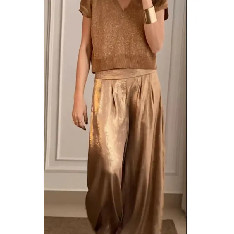 Elegantes Zweiteiliges Set Aus Oberteil Und Hose Für Damen | Lässig