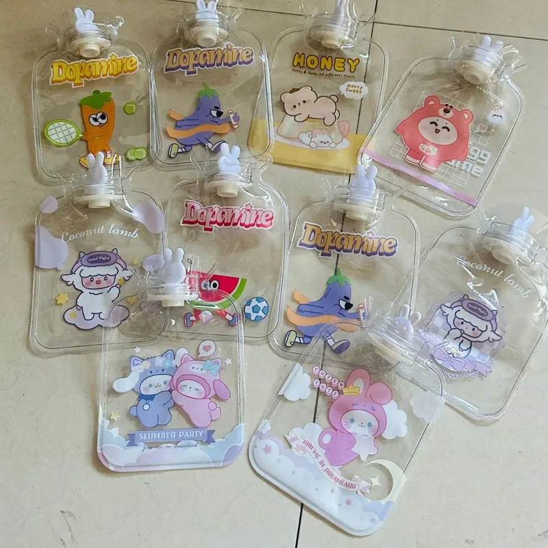 Kawaii Wärmflasche mit Stoffbezug | Weiche Wärmflasche mit niedlichem Motiv für Bauch, Rücken und kalte Füße | Für Zuhause und Reisen