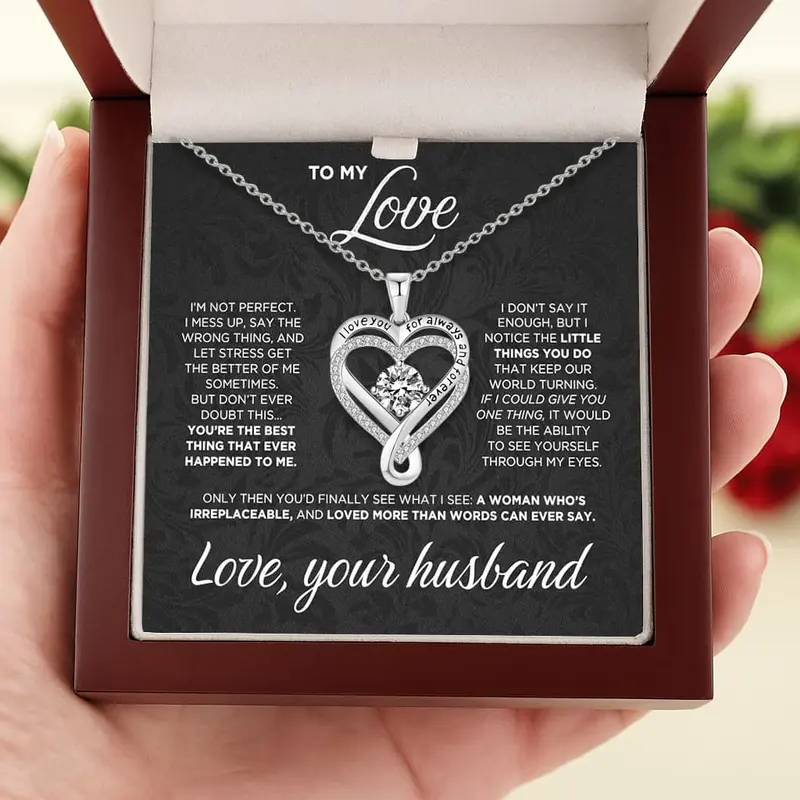 Love-Halskette mit Herz-in-Herz-Anhänger | Silberfarben mit Kristallakzent | Geschenkset mit Botschaftskarte für deine Frau
