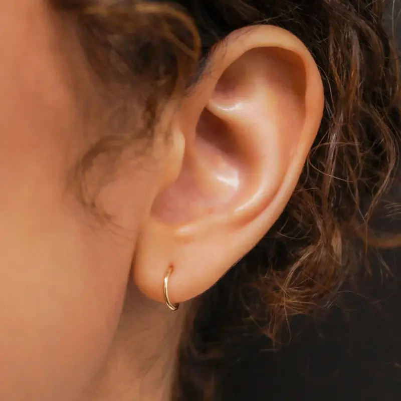 Petti Endless Huggie Hoop Earring