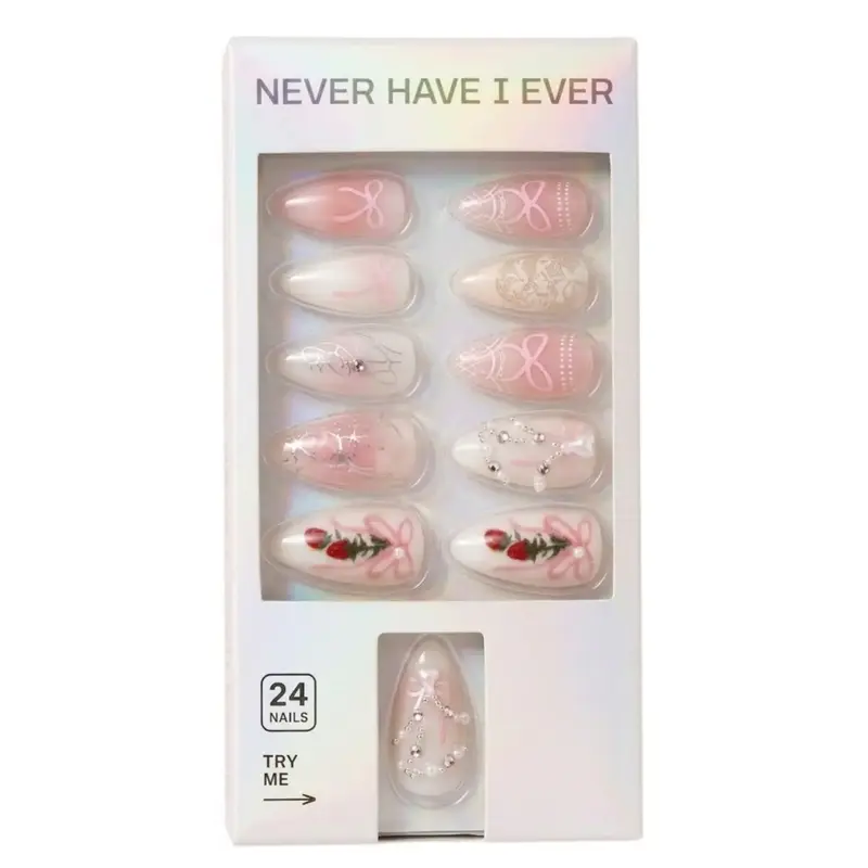 Press-On Nails Strawberries N Crème