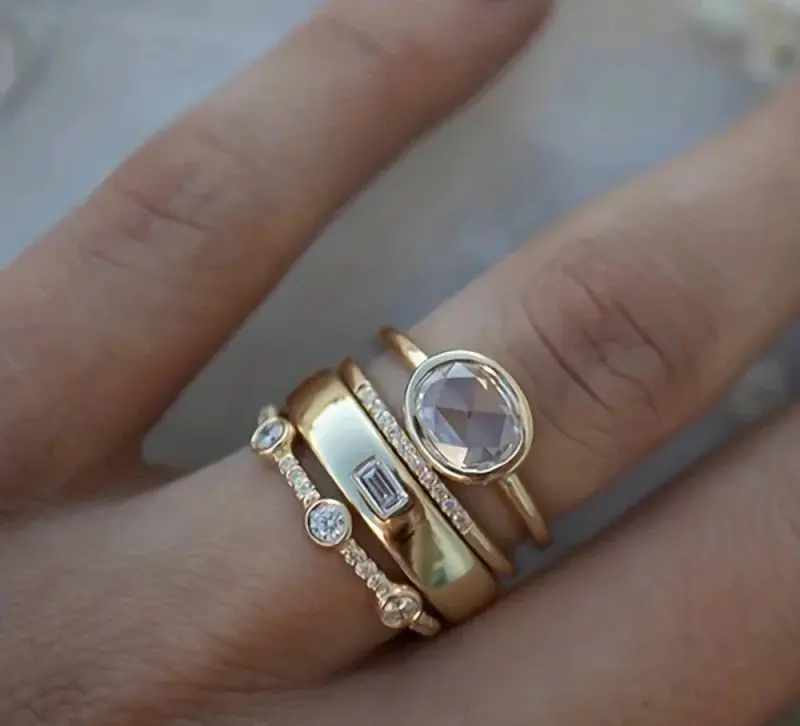Vintage Ring-Set in Goldoptik mit Zirkonia | Mehrteilig kombinierbar | Funkelndes Finish für Alltag & Anlass