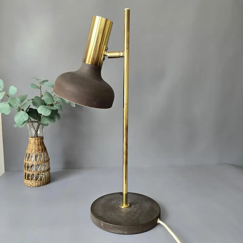 Vintage Schreibtischlampe | Verstellbare Tischleuchte aus Messing und Metall mit E27-Fassung im 70er/80er-Jahre-Stil